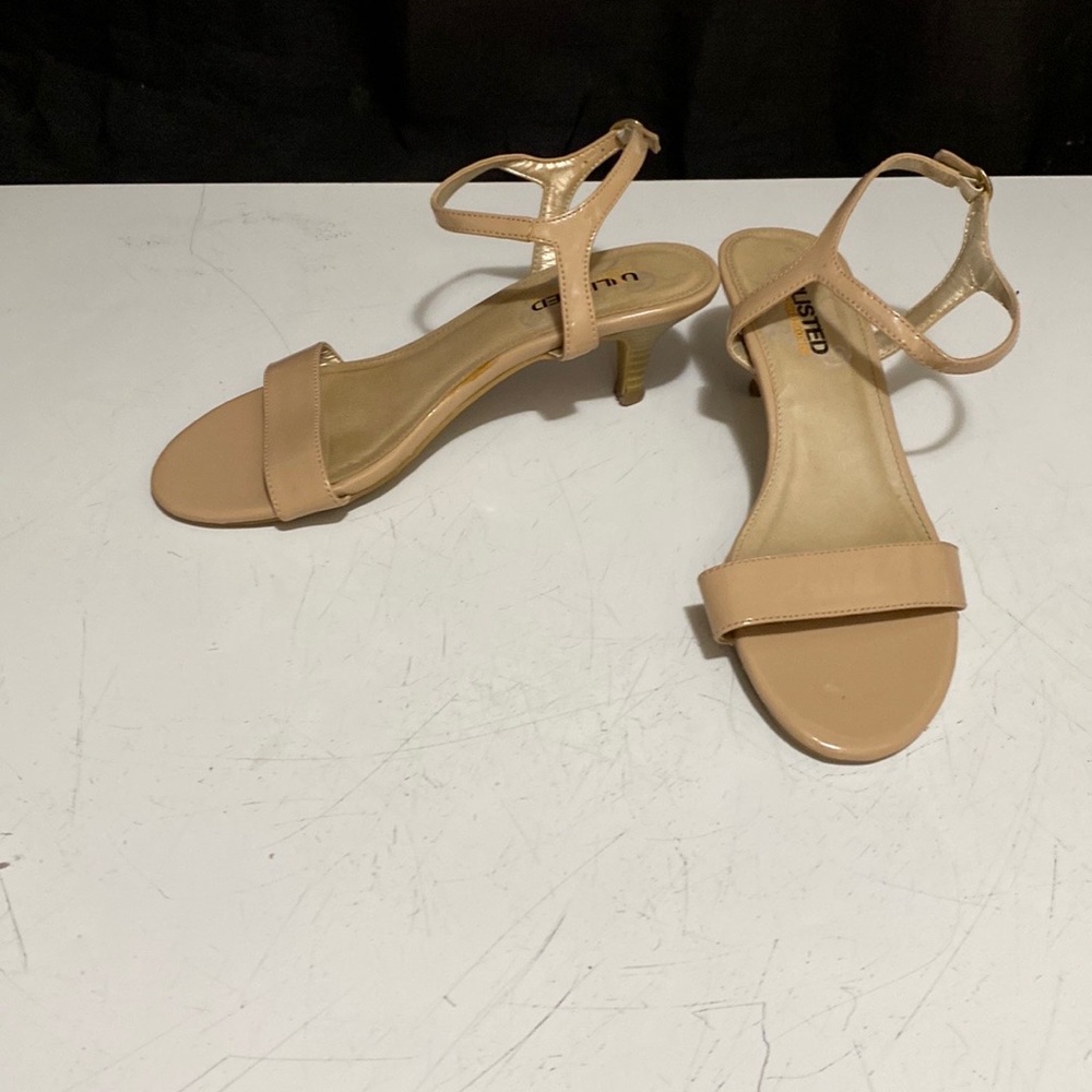 Unlisted By Kenneth Cole Production tan size 7M